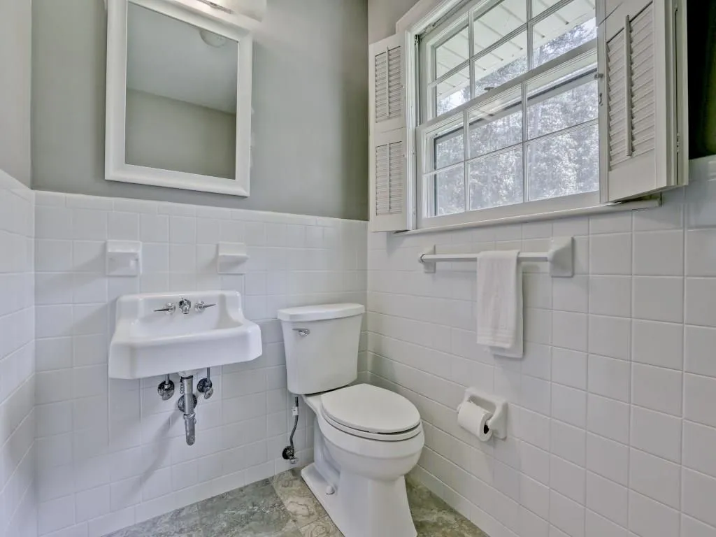 6055 Riverside Drive, Sandy Springs, Georgia 30328, 4 Bedrooms Bedrooms, ,3 BathroomsBathrooms,Residential,Sold,6055 Riverside Drive,5869187