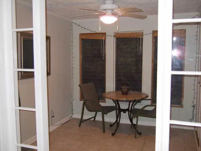 6700 Roswell Road Unit 1d, Sandy Springs, Georgia 30328, 3 Bedrooms Bedrooms, ,2 BathroomsBathrooms,Residential,Sold,6700 Roswell Road Unit 1d,4301404