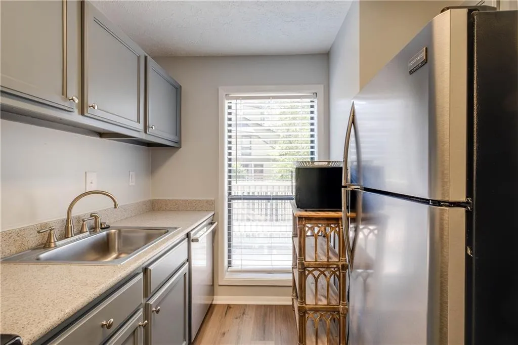 403 Woodcliff Drive Unit 403, Sandy Springs, Georgia 30350, 2 Bedrooms Bedrooms, ,1 BathroomBathrooms,Residential,Sold,403 Woodcliff Drive Unit 403,7201241