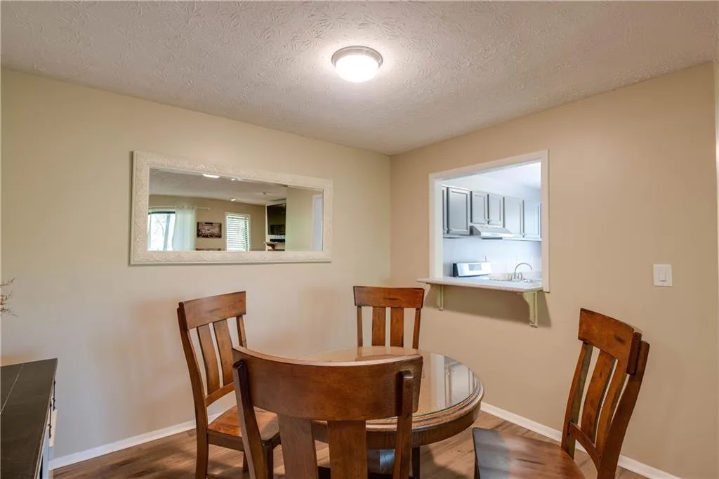 403 Woodcliff Drive Unit 403, Sandy Springs, Georgia 30350, 2 Bedrooms Bedrooms, ,1 BathroomBathrooms,Residential,Sold,403 Woodcliff Drive Unit 403,7201241
