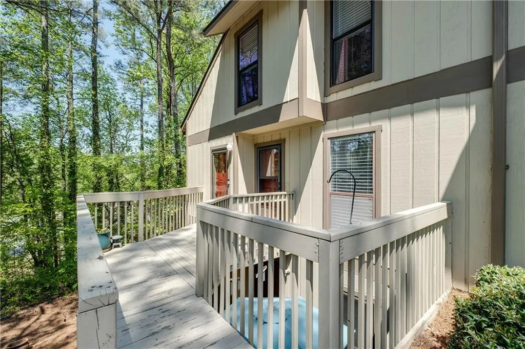 403 Woodcliff Drive Unit 403, Sandy Springs, Georgia 30350, 2 Bedrooms Bedrooms, ,1 BathroomBathrooms,Residential,Sold,403 Woodcliff Drive Unit 403,7201241
