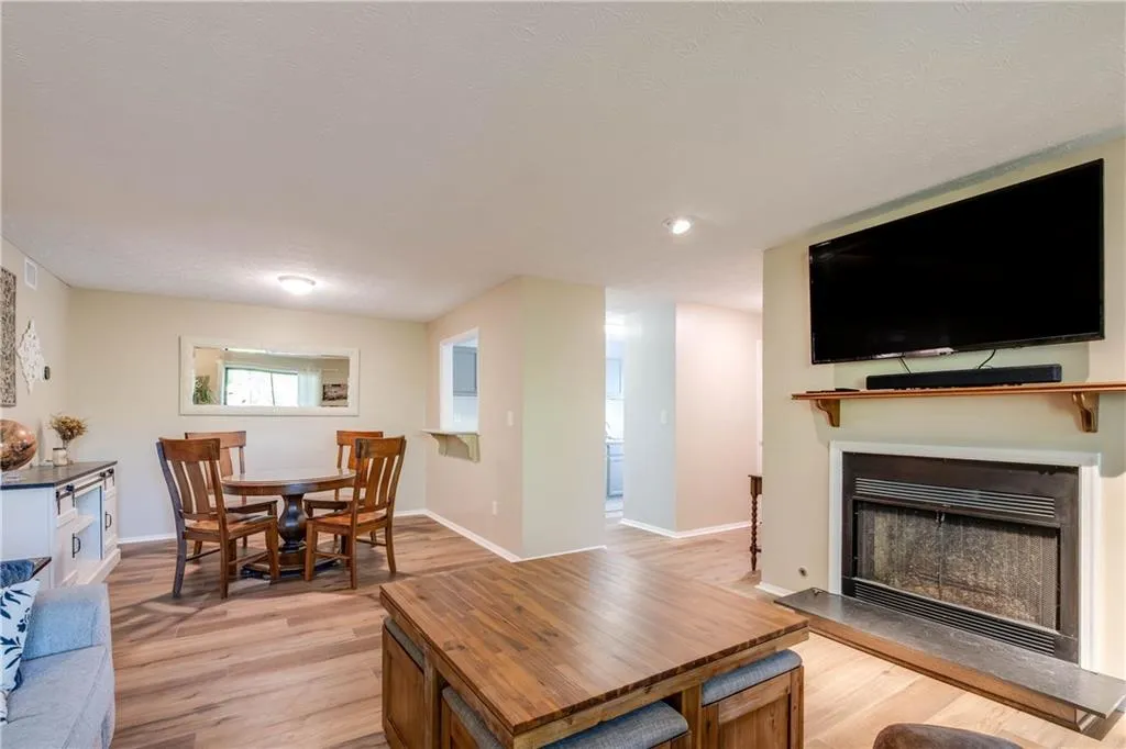 403 Woodcliff Drive Unit 403, Sandy Springs, Georgia 30350, 2 Bedrooms Bedrooms, ,1 BathroomBathrooms,Residential,Sold,403 Woodcliff Drive Unit 403,7201241