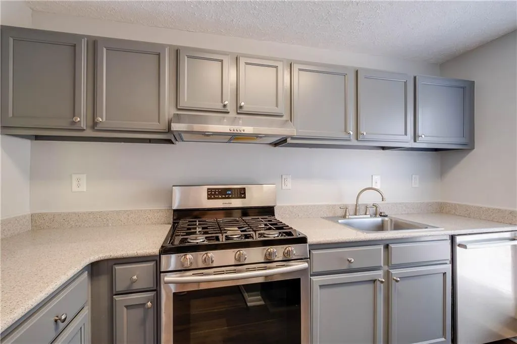 403 Woodcliff Drive Unit 403, Sandy Springs, Georgia 30350, 2 Bedrooms Bedrooms, ,1 BathroomBathrooms,Residential,Sold,403 Woodcliff Drive Unit 403,7201241