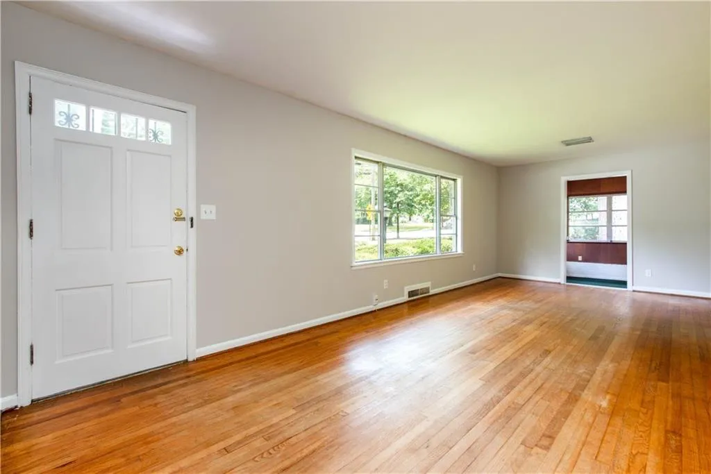 386 Lindbergh Drive Ne, Atlanta, Georgia 30305, 3 Bedrooms Bedrooms, ,2 BathroomsBathrooms,Residential,Sold,386 Lindbergh Drive Ne,6027210