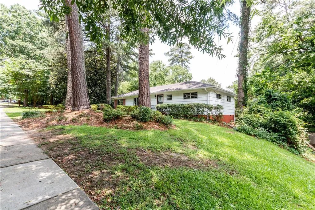 386 Lindbergh Drive Ne, Atlanta, Georgia 30305, 3 Bedrooms Bedrooms, ,2 BathroomsBathrooms,Residential,Sold,386 Lindbergh Drive Ne,6027210