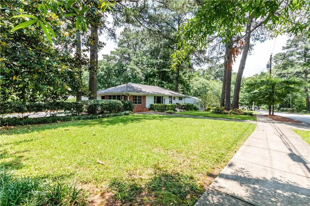 386 Lindbergh Drive Ne, Atlanta, Georgia 30305, 3 Bedrooms Bedrooms, ,2 BathroomsBathrooms,Residential,Sold,386 Lindbergh Drive Ne,6027210