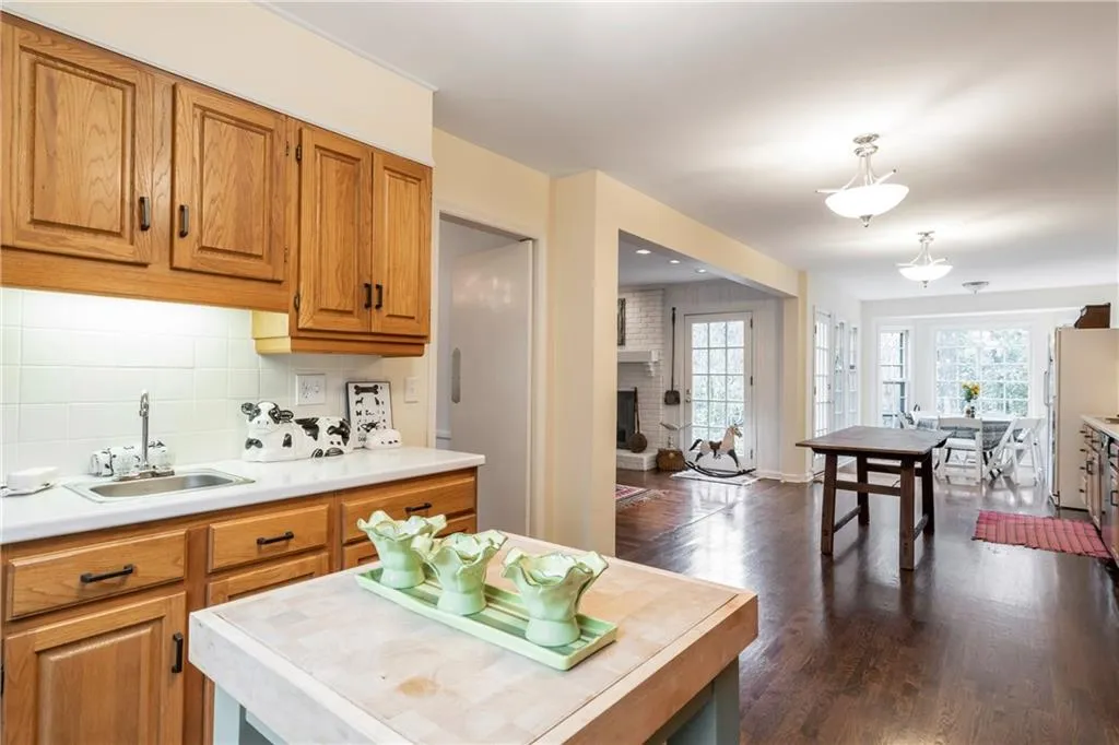 245 Dalrymple Road, Atlanta, Georgia 30328, 4 Bedrooms Bedrooms, ,4 BathroomsBathrooms,Residential,Sold,245 Dalrymple Road,6509857