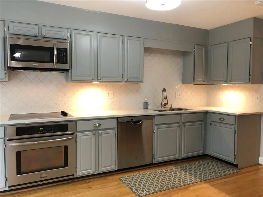 24 Huntington Place Drive, Sandy Springs, Georgia 30350, 3 Bedrooms Bedrooms, ,2 BathroomsBathrooms,Residential,Sold,24 Huntington Place Drive,6797555