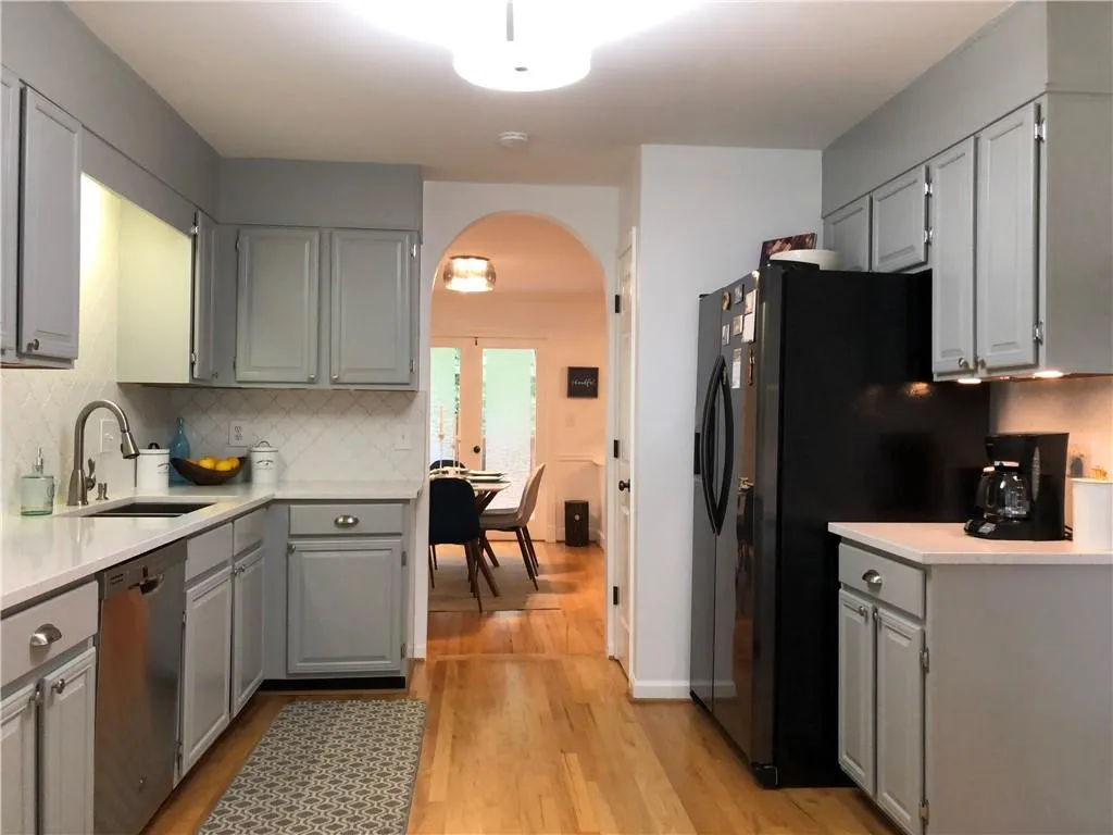 24 Huntington Place Drive, Sandy Springs, Georgia 30350, 3 Bedrooms Bedrooms, ,2 BathroomsBathrooms,Residential,Sold,24 Huntington Place Drive,6797555