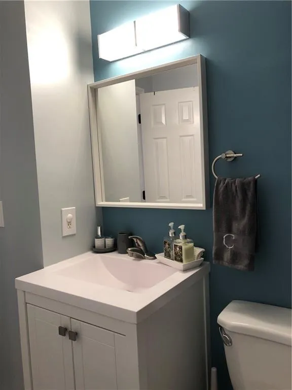 24 Huntington Place Drive, Sandy Springs, Georgia 30350, 3 Bedrooms Bedrooms, ,2 BathroomsBathrooms,Residential,Sold,24 Huntington Place Drive,6797555