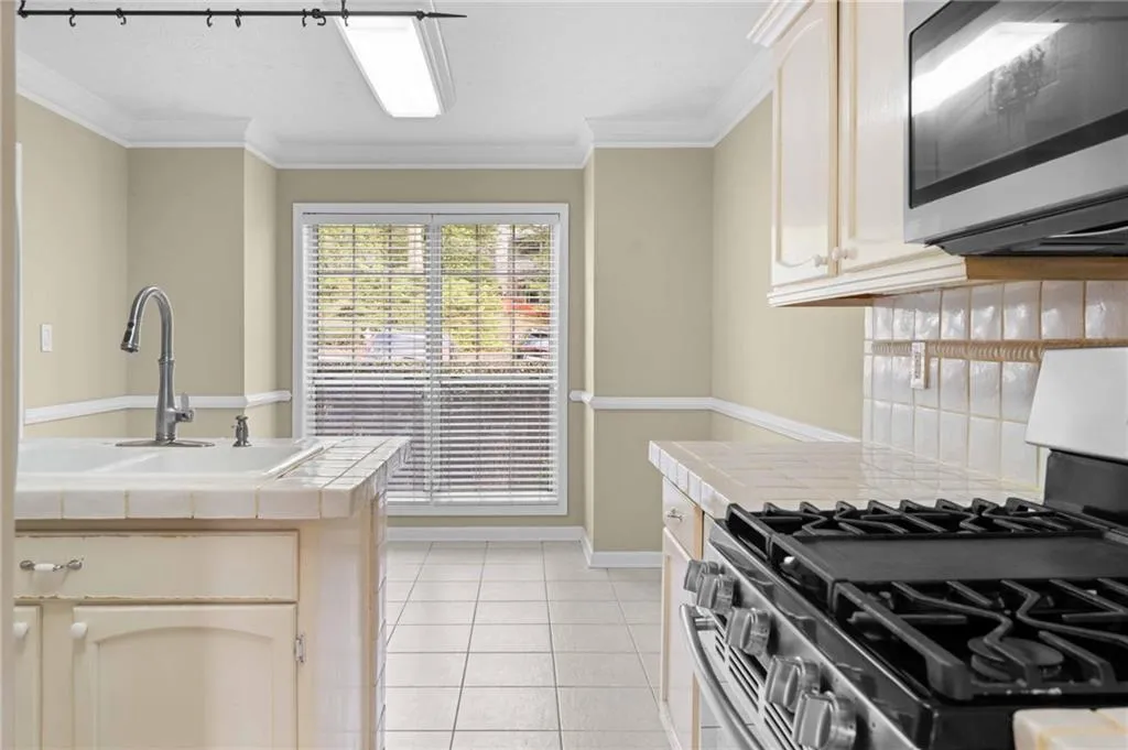 1176 Weatherstone Drive Ne, Atlanta, Georgia 30324, 2 Bedrooms Bedrooms, 0 ,2 BathroomsBathrooms,Residential,For Sale,1176 Weatherstone Drive Ne,7738681