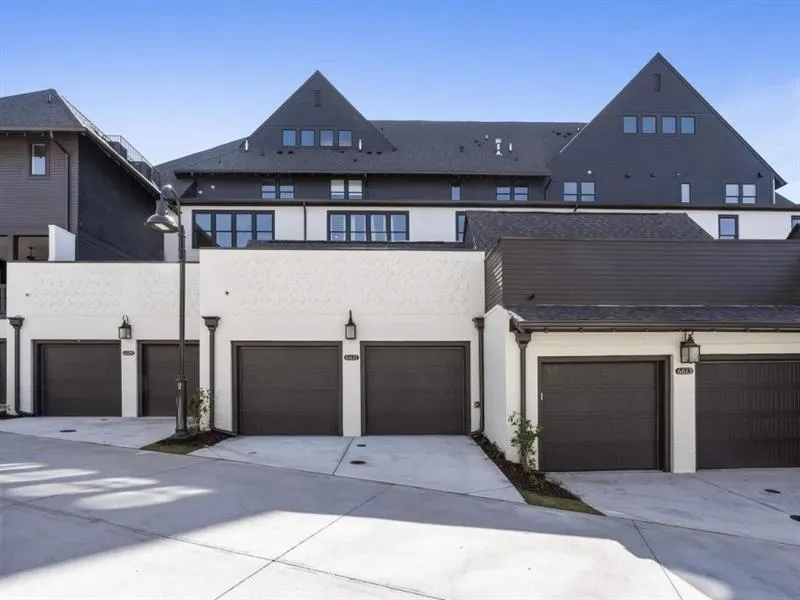 6613 Aria Boulevard Unit 121, Sandy Springs, Georgia 30328, 3 Bedrooms Bedrooms, ,4 BathroomsBathrooms,Residential,Sold,6613 Aria Boulevard Unit 121,6644629