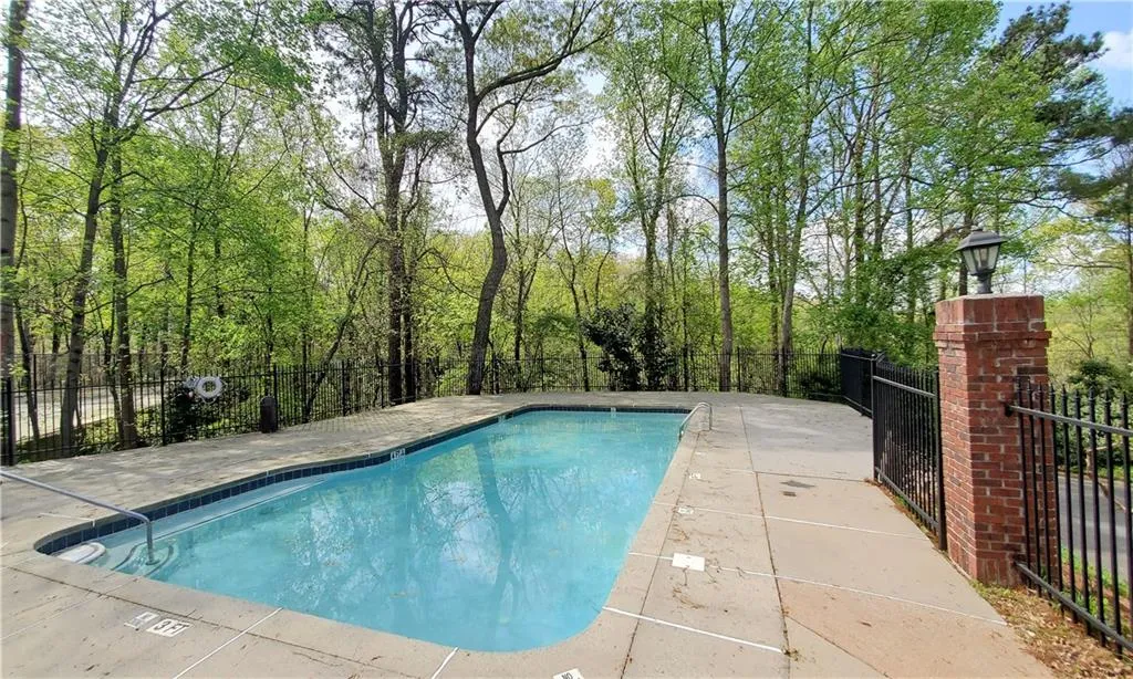 5656 River Oaks Place, Atlanta, Georgia 30327, 3 Bedrooms Bedrooms, ,2 BathroomsBathrooms,Residential,Sold,5656 River Oaks Place,6969607