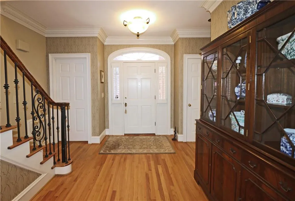 5656 River Oaks Place, Atlanta, Georgia 30327, 3 Bedrooms Bedrooms, ,2 BathroomsBathrooms,Residential,Sold,5656 River Oaks Place,6969607