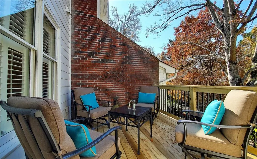 5656 River Oaks Place, Atlanta, Georgia 30327, 3 Bedrooms Bedrooms, ,2 BathroomsBathrooms,Residential,Sold,5656 River Oaks Place,6969607