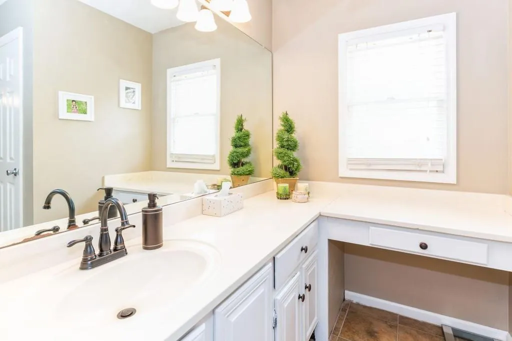 50 Huntington Place Drive, Atlanta, Georgia 30350, 3 Bedrooms Bedrooms, ,2 BathroomsBathrooms,Residential,Sold,50 Huntington Place Drive,6863447