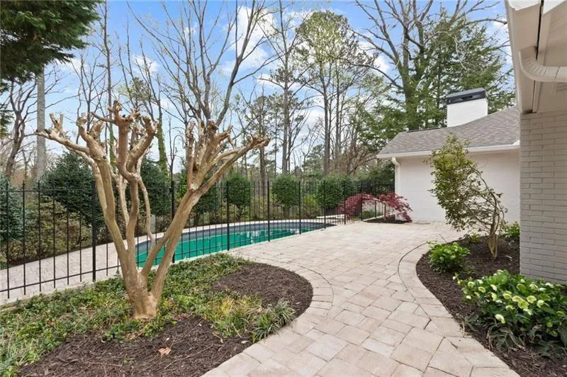 435 Riverhill Drive, Atlanta, Georgia 30328, 5 Bedrooms Bedrooms, ,4 BathroomsBathrooms,Residential,Sold,435 Riverhill Drive,7414699