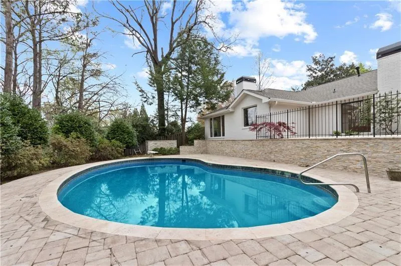 435 Riverhill Drive, Atlanta, Georgia 30328, 5 Bedrooms Bedrooms, ,4 BathroomsBathrooms,Residential,Sold,435 Riverhill Drive,7414699