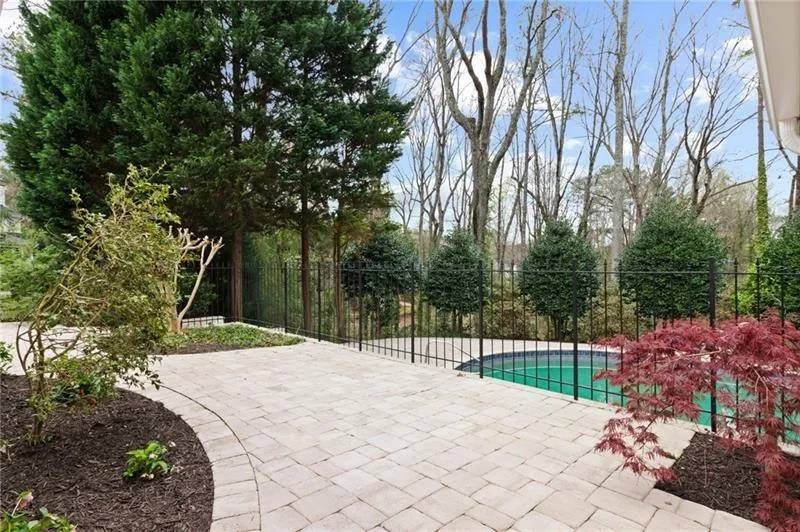 435 Riverhill Drive, Atlanta, Georgia 30328, 5 Bedrooms Bedrooms, ,4 BathroomsBathrooms,Residential,Sold,435 Riverhill Drive,7414699