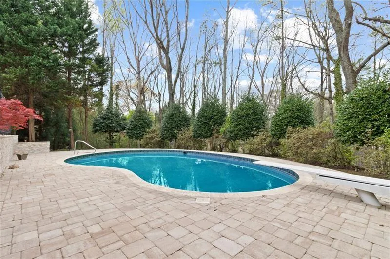435 Riverhill Drive, Atlanta, Georgia 30328, 5 Bedrooms Bedrooms, ,4 BathroomsBathrooms,Residential,Sold,435 Riverhill Drive,7414699