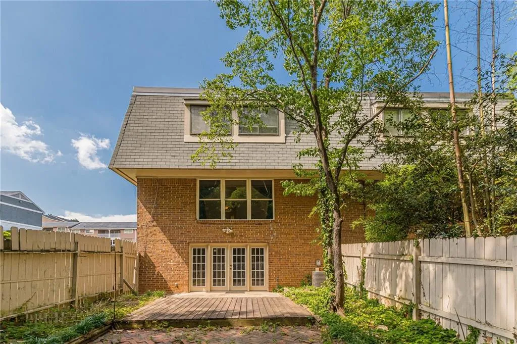 145 Northwood Drive Unit P12, Atlanta, Georgia 30342, 3 Bedrooms Bedrooms, ,2 BathroomsBathrooms,Residential,Sold,145 Northwood Drive Unit P12,7216363