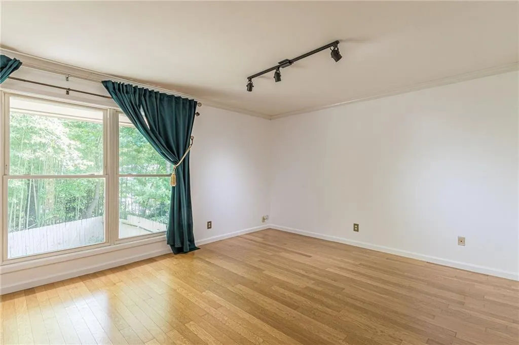 145 Northwood Drive Unit P12, Atlanta, Georgia 30342, 3 Bedrooms Bedrooms, ,2 BathroomsBathrooms,Residential,Sold,145 Northwood Drive Unit P12,7216363