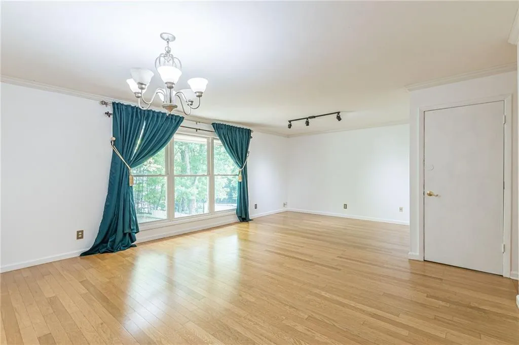 145 Northwood Drive Unit P12, Atlanta, Georgia 30342, 3 Bedrooms Bedrooms, ,2 BathroomsBathrooms,Residential,Sold,145 Northwood Drive Unit P12,7216363