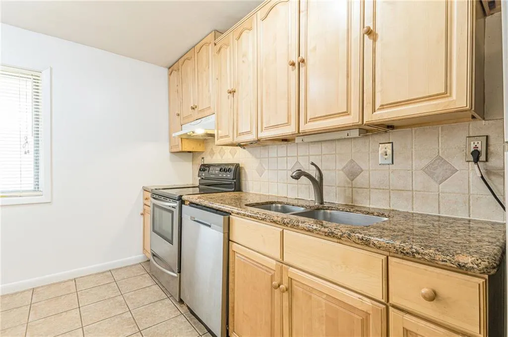 145 Northwood Drive Unit P12, Atlanta, Georgia 30342, 3 Bedrooms Bedrooms, ,2 BathroomsBathrooms,Residential,Sold,145 Northwood Drive Unit P12,7216363