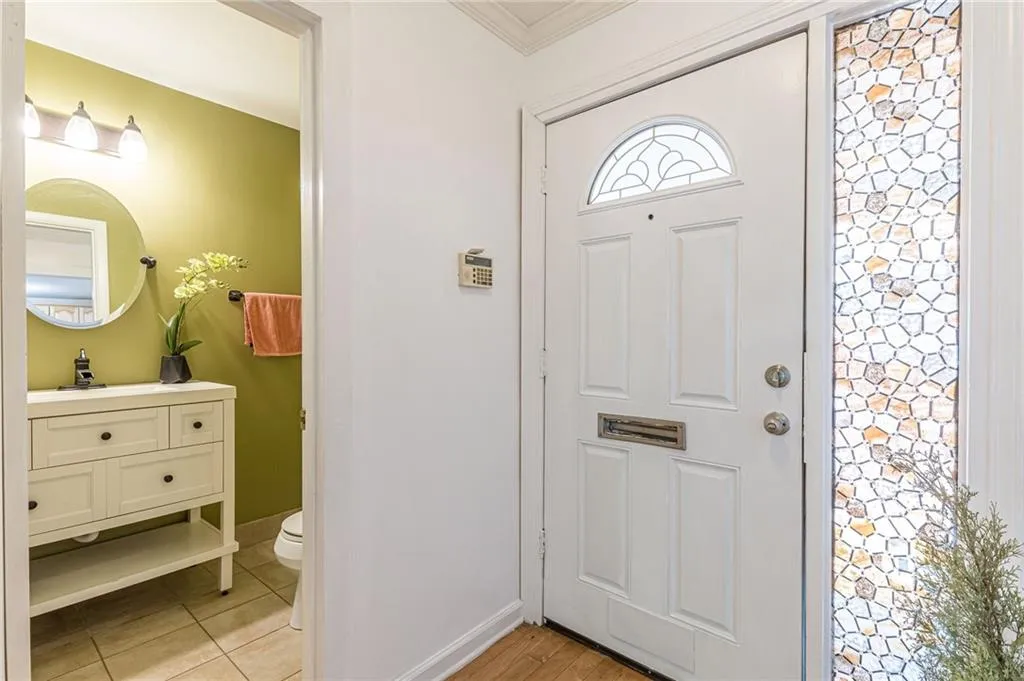 145 Northwood Drive Unit P12, Atlanta, Georgia 30342, 3 Bedrooms Bedrooms, ,2 BathroomsBathrooms,Residential,Sold,145 Northwood Drive Unit P12,7216363