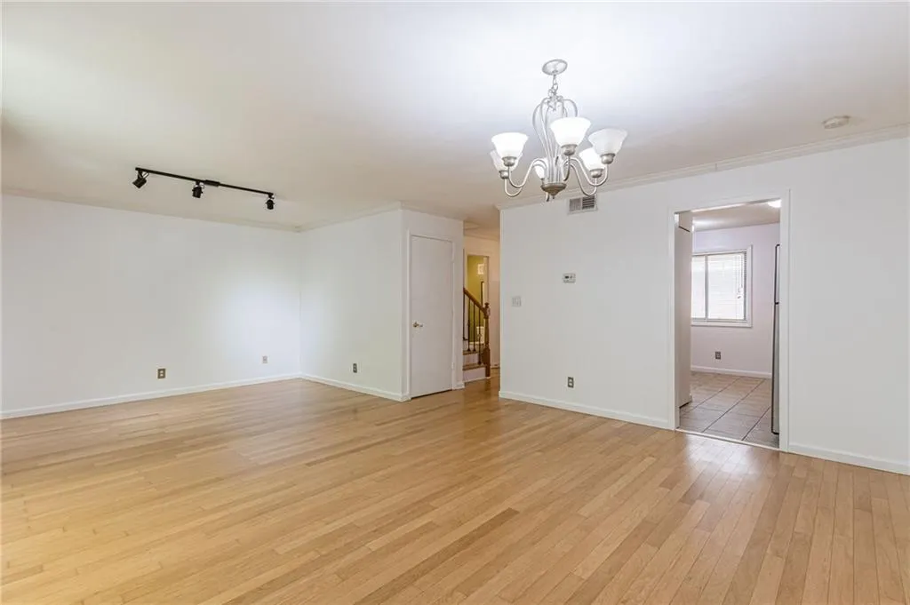 145 Northwood Drive Unit P12, Atlanta, Georgia 30342, 3 Bedrooms Bedrooms, ,2 BathroomsBathrooms,Residential,Sold,145 Northwood Drive Unit P12,7216363