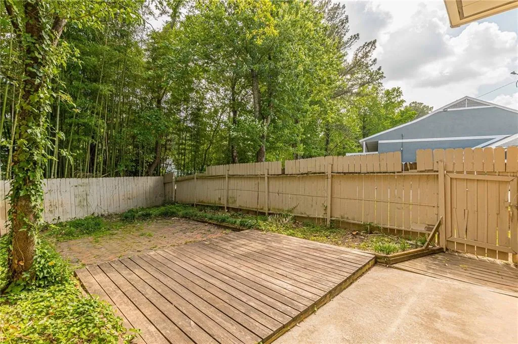 145 Northwood Drive Unit P12, Atlanta, Georgia 30342, 3 Bedrooms Bedrooms, ,2 BathroomsBathrooms,Residential,Sold,145 Northwood Drive Unit P12,7216363