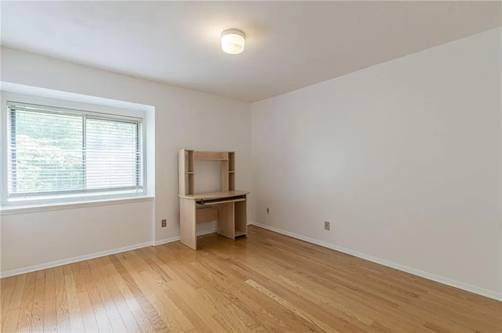 145 Northwood Drive Unit P12, Atlanta, Georgia 30342, 3 Bedrooms Bedrooms, ,2 BathroomsBathrooms,Residential,Sold,145 Northwood Drive Unit P12,7216363