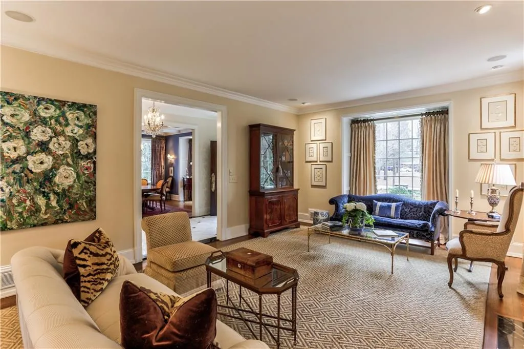 184 Peachtree Battle Avenue Nw, Atlanta, Georgia 30305, 5 Bedrooms Bedrooms, ,6 BathroomsBathrooms,Residential,Sold,184 Peachtree Battle Avenue Nw,5967447