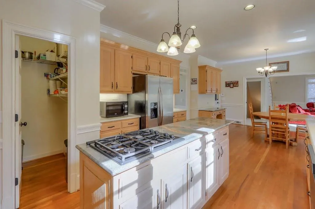 1775 Brandon Hall Drive, Sandy Springs, Georgia 30350, 5 Bedrooms Bedrooms, ,4 BathroomsBathrooms,Residential,Sold,1775 Brandon Hall Drive,6831040