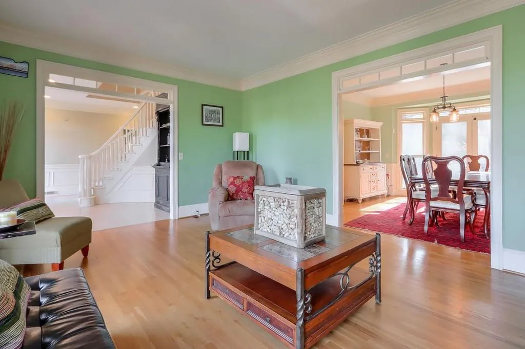 1775 Brandon Hall Drive, Sandy Springs, Georgia 30350, 5 Bedrooms Bedrooms, ,4 BathroomsBathrooms,Residential,Sold,1775 Brandon Hall Drive,6831040