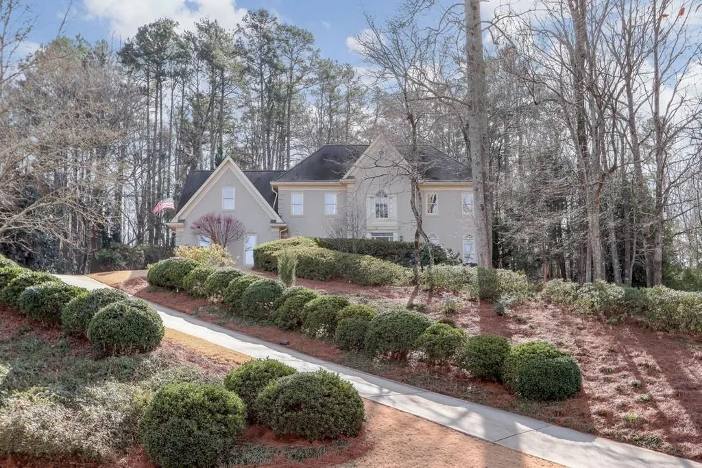1775 Brandon Hall Drive, Sandy Springs, Georgia 30350, 5 Bedrooms Bedrooms, ,4 BathroomsBathrooms,Residential,Sold,1775 Brandon Hall Drive,6831040