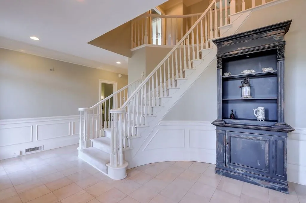 1775 Brandon Hall Drive, Sandy Springs, Georgia 30350, 5 Bedrooms Bedrooms, ,4 BathroomsBathrooms,Residential,Sold,1775 Brandon Hall Drive,6831040