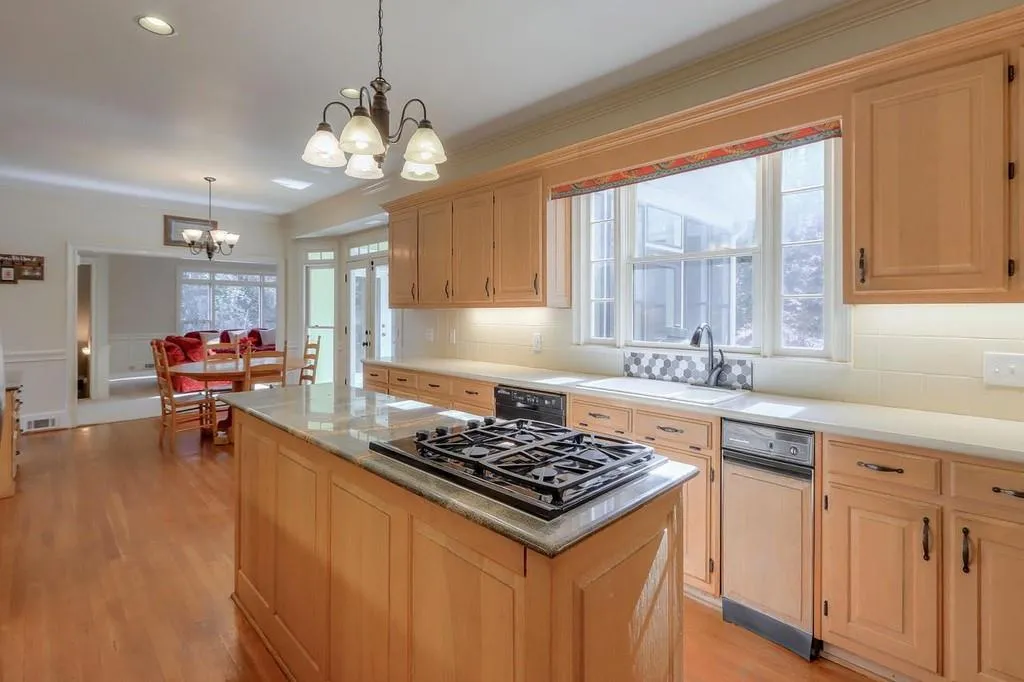 1775 Brandon Hall Drive, Sandy Springs, Georgia 30350, 5 Bedrooms Bedrooms, ,4 BathroomsBathrooms,Residential,Sold,1775 Brandon Hall Drive,6831040