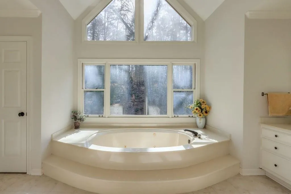 1775 Brandon Hall Drive, Sandy Springs, Georgia 30350, 5 Bedrooms Bedrooms, ,4 BathroomsBathrooms,Residential,Sold,1775 Brandon Hall Drive,6831040