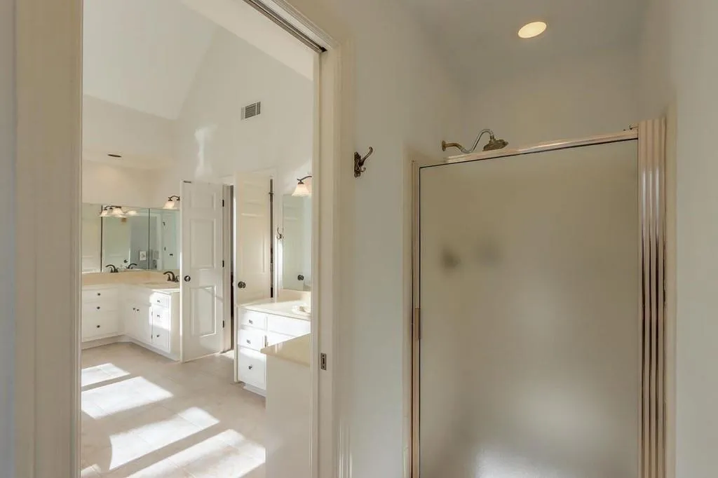 1775 Brandon Hall Drive, Sandy Springs, Georgia 30350, 5 Bedrooms Bedrooms, ,4 BathroomsBathrooms,Residential,Sold,1775 Brandon Hall Drive,6831040