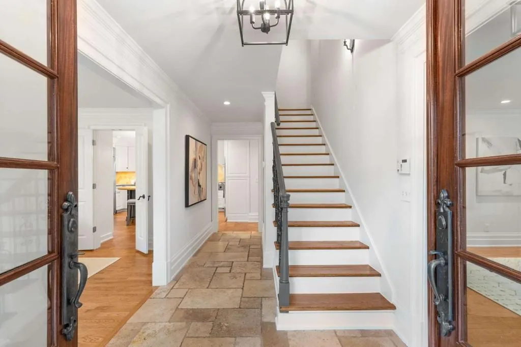1370 Hanover West Drive, Atlanta, Georgia 30327, 4 Bedrooms Bedrooms, ,4 BathroomsBathrooms,Residential,For Sale,1370 Hanover West Drive,7628751