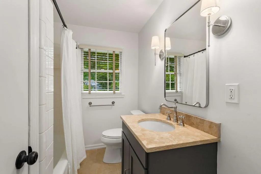1370 Hanover West Drive, Atlanta, Georgia 30327, 4 Bedrooms Bedrooms, ,4 BathroomsBathrooms,Residential,For Sale,1370 Hanover West Drive,7628751