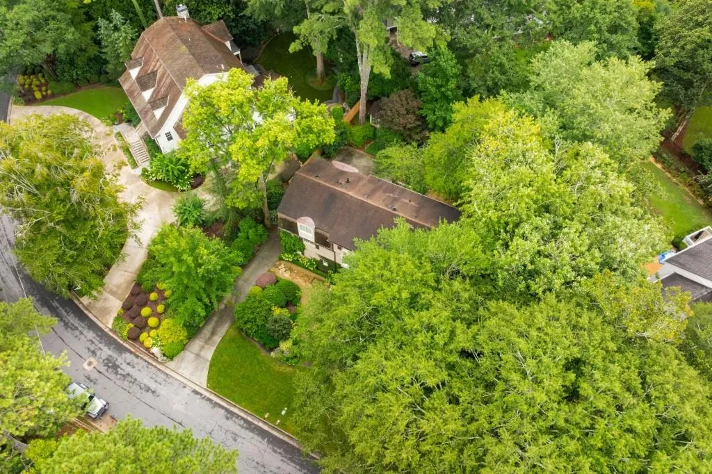 1370 Hanover West Drive, Atlanta, Georgia 30327, 4 Bedrooms Bedrooms, ,4 BathroomsBathrooms,Residential,For Sale,1370 Hanover West Drive,7628751