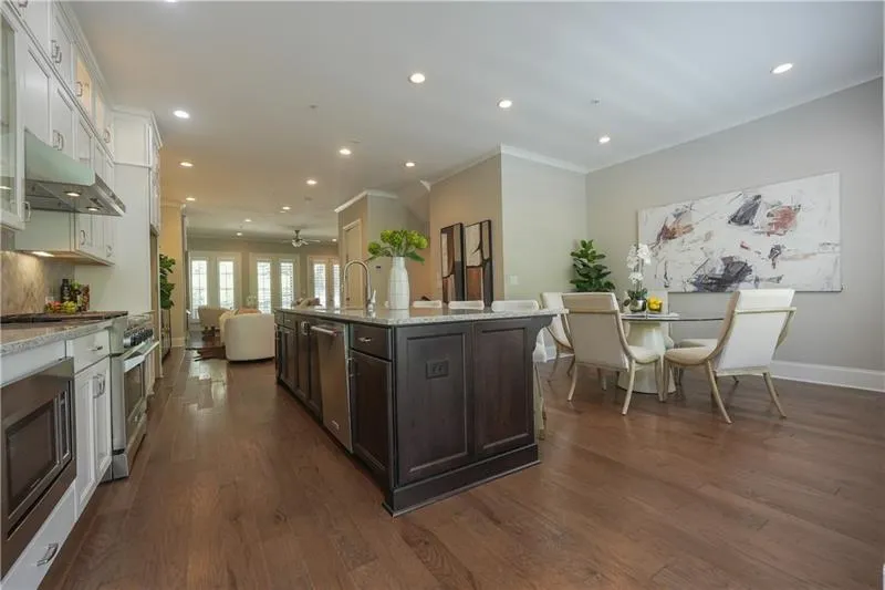 5836 Sandy Springs Circle, Sandy Springs, Georgia 30328, 3 Bedrooms Bedrooms, ,4 BathroomsBathrooms,Residential,For Sale,5836 Sandy Springs Circle,7637002