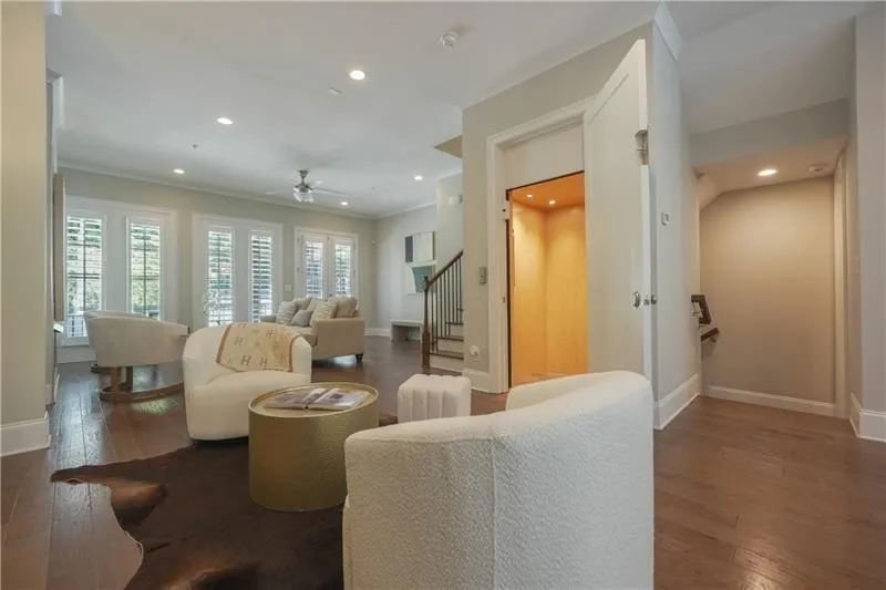 5836 Sandy Springs Circle, Sandy Springs, Georgia 30328, 3 Bedrooms Bedrooms, ,4 BathroomsBathrooms,Residential,For Sale,5836 Sandy Springs Circle,7637002