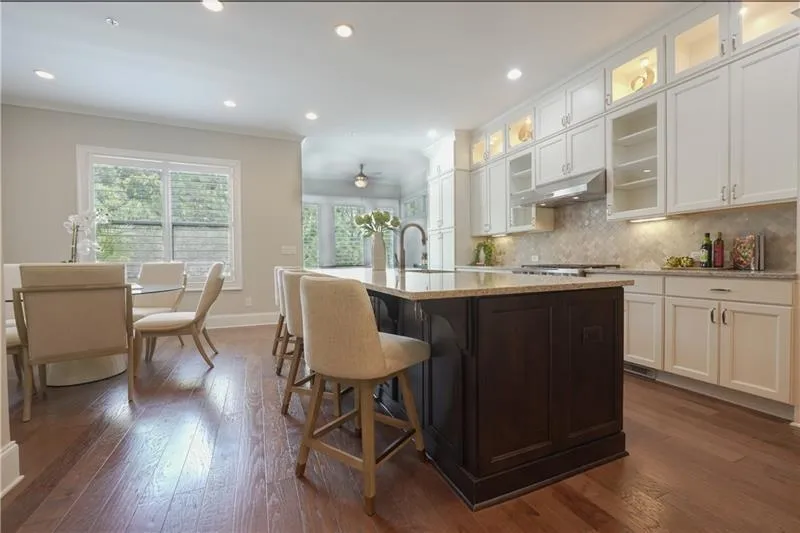 5836 Sandy Springs Circle, Sandy Springs, Georgia 30328, 3 Bedrooms Bedrooms, ,4 BathroomsBathrooms,Residential,For Sale,5836 Sandy Springs Circle,7637002