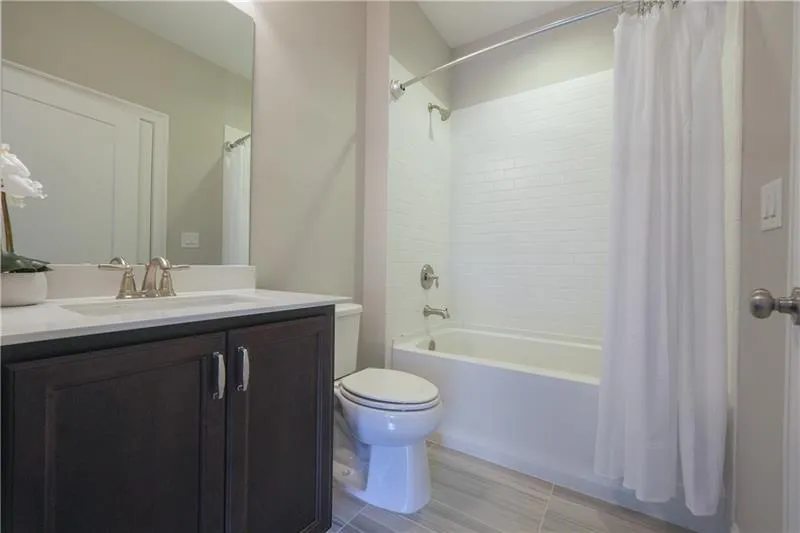 5836 Sandy Springs Circle, Sandy Springs, Georgia 30328, 3 Bedrooms Bedrooms, ,4 BathroomsBathrooms,Residential,For Sale,5836 Sandy Springs Circle,7637002