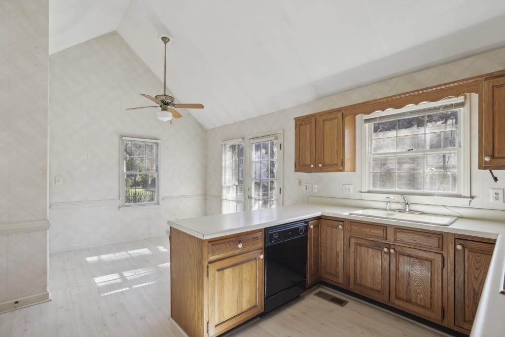 7460 Talbot Colony, Sandy Springs, Georgia 30328, 3 Bedrooms Bedrooms, ,3 BathroomsBathrooms,Residential,For Sale,7460 Talbot Colony,7329607