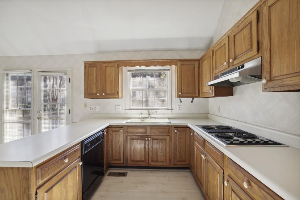 7460 Talbot Colony, Sandy Springs, Georgia 30328, 3 Bedrooms Bedrooms, ,3 BathroomsBathrooms,Residential,For Sale,7460 Talbot Colony,7329607