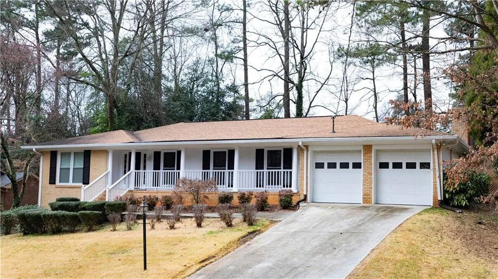 5820 Brookgreen Road Ne, Sandy Springs, Georgia 30328, 4 Bedrooms Bedrooms, ,3 BathroomsBathrooms,Residential,Sold,5820 Brookgreen Road Ne,6681035